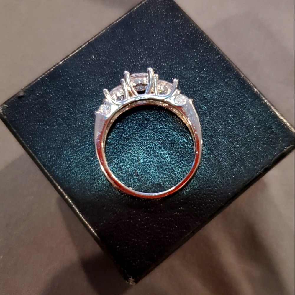 Fancy Diamond Ring - image 3